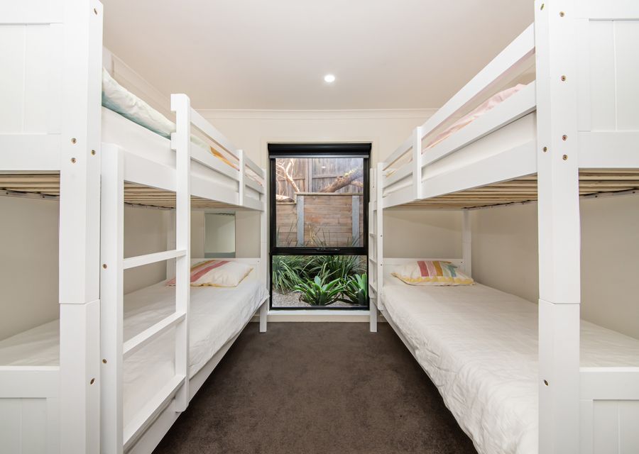 Bedroom 3 with 2 x single bunks