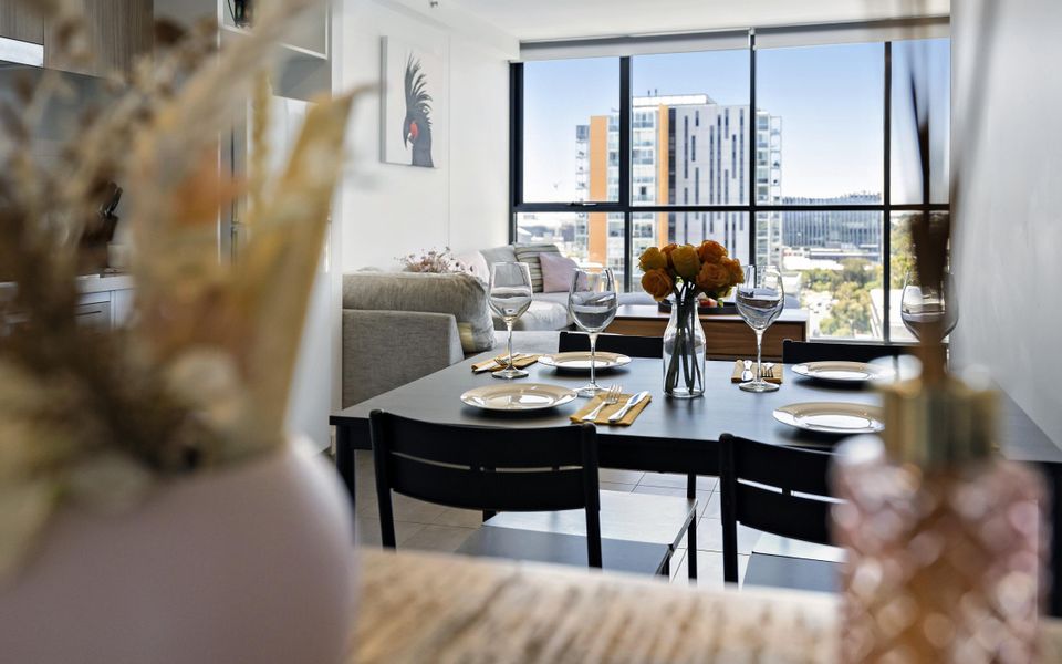 Isaac – The Cityscape View Apartment