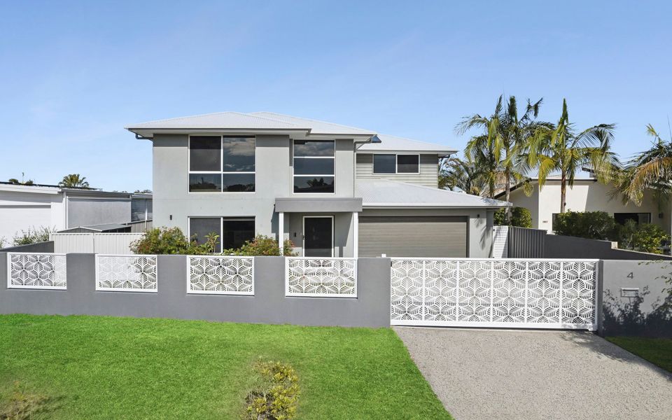 Sunset House at Pelican Waters