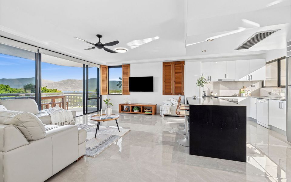 Rydges Plaza Esplanade 54 with stunning ocean views