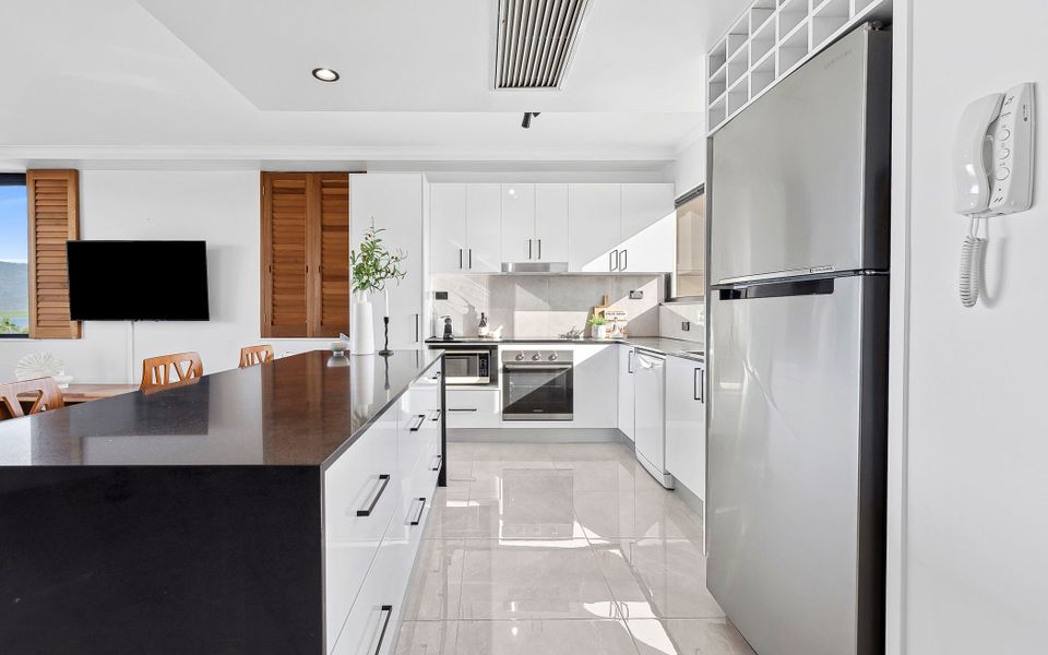 Rydges Plaza Esplanade 54 with stunning ocean views
