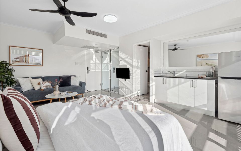 Rydges Plaza Esplanade 54 with stunning ocean views