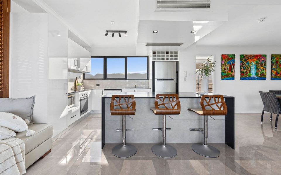 Rydges Plaza Esplanade 54 with stunning ocean views