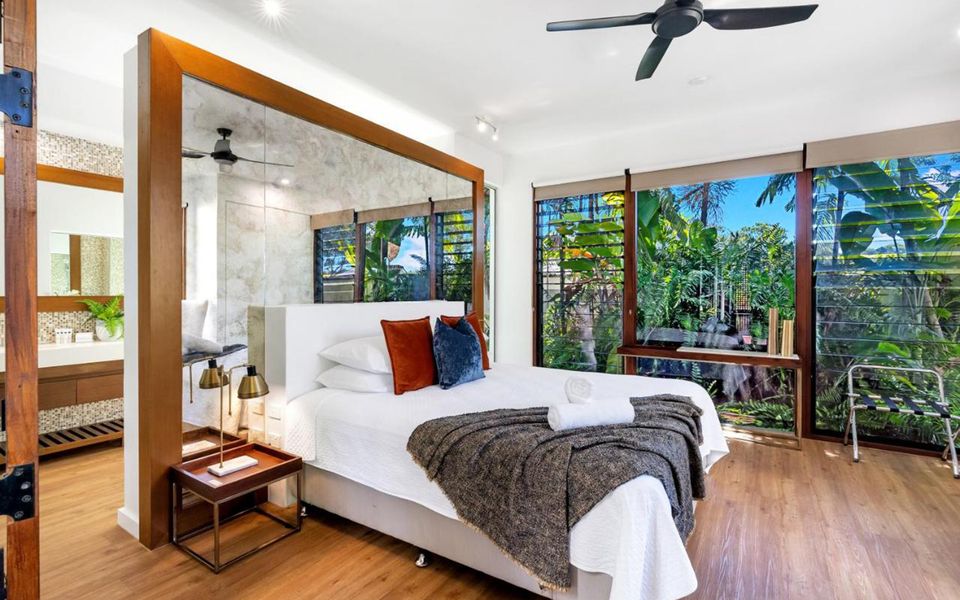 Pura Palm Cove – Two luxury Balinese villas