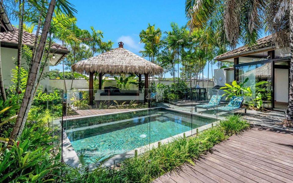 Pura Palm Cove – Two luxury Balinese villas