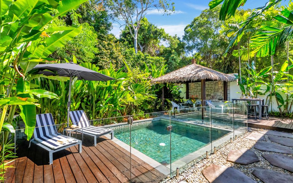 Pura Palm Cove – Two luxury Balinese villas