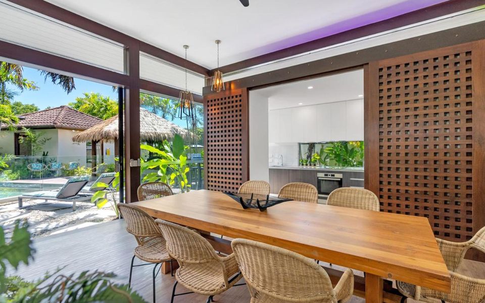 Pura Palm Cove – Two luxury Balinese villas