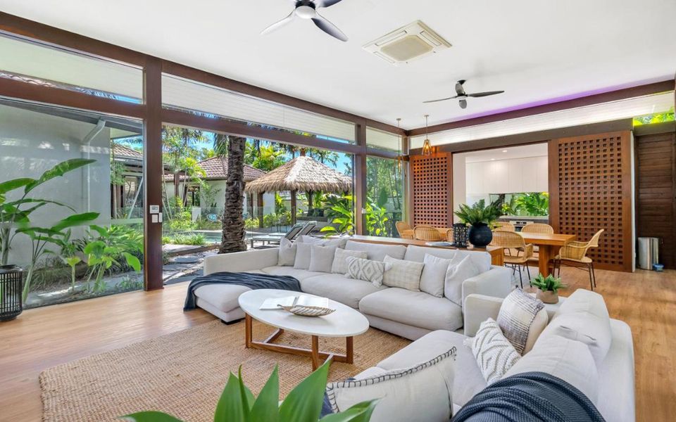 Pura Palm Cove – Two luxury Balinese villas