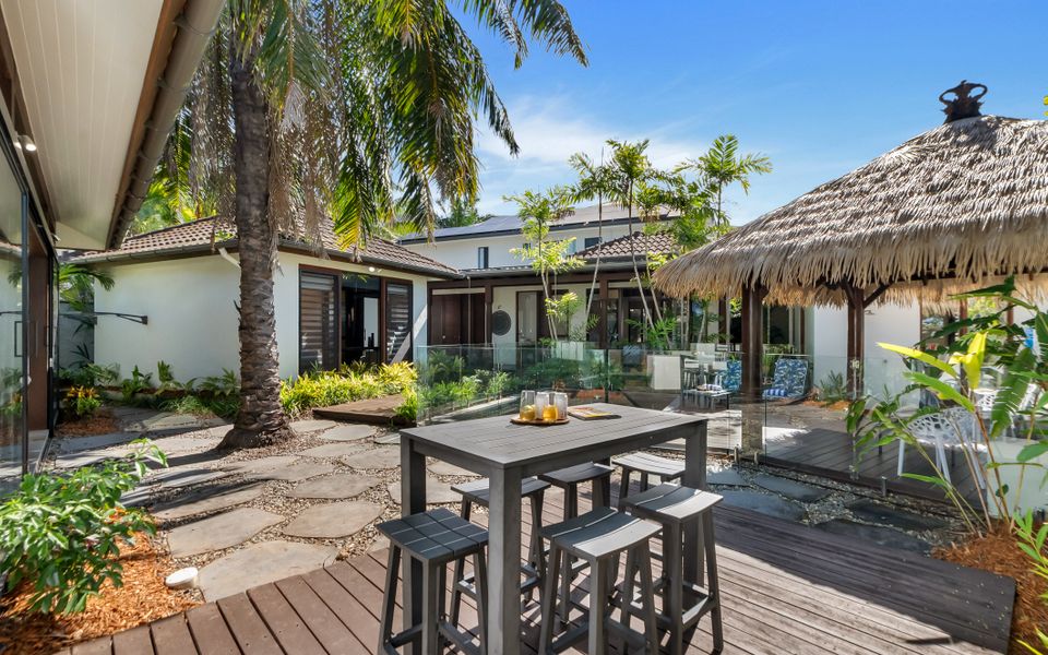Pura Palm Cove – Two luxury Balinese villas