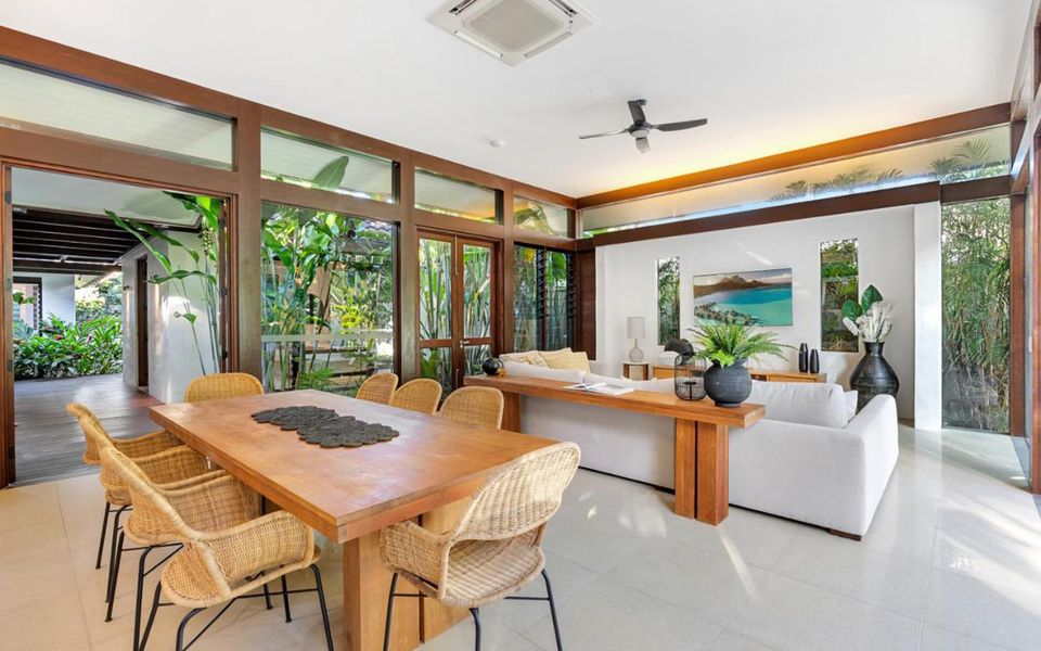 Pura Palm Cove – Two luxury Balinese villas