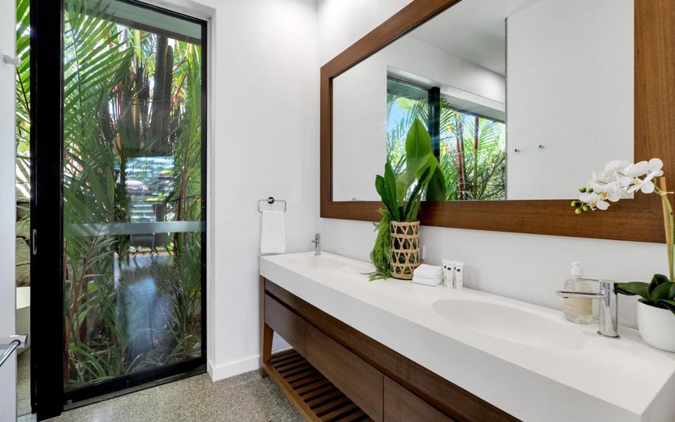 Pura Palm Cove – Two luxury Balinese villas