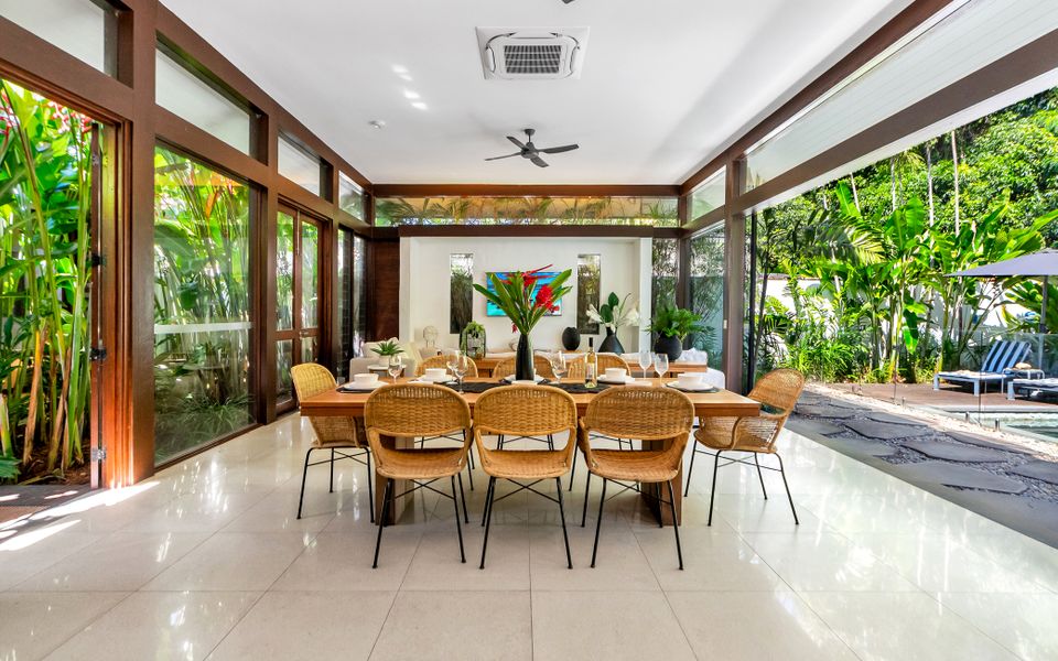 Pura Palm Cove – Two luxury Balinese villas