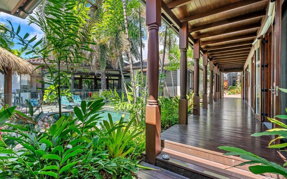 Pura Palm Cove – Two luxury Balinese villas