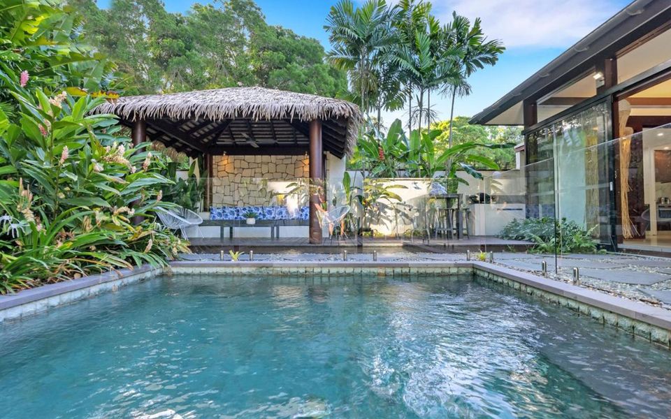 Pura Palm Cove – Two luxury Balinese villas