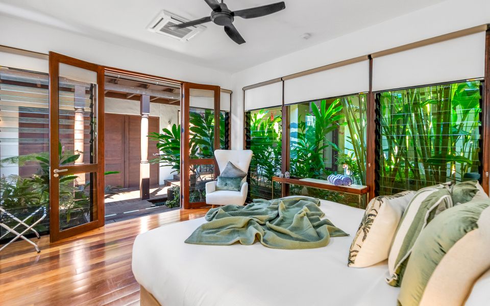 Pura Palm Cove – Two luxury Balinese villas
