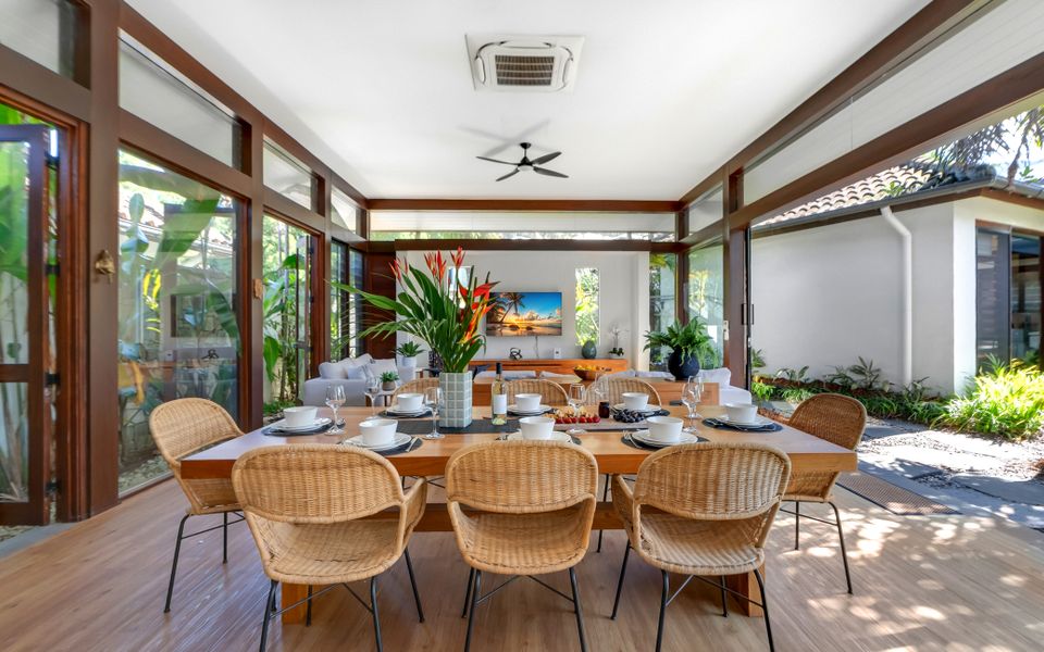 Pura Palm Cove – Two luxury Balinese villas