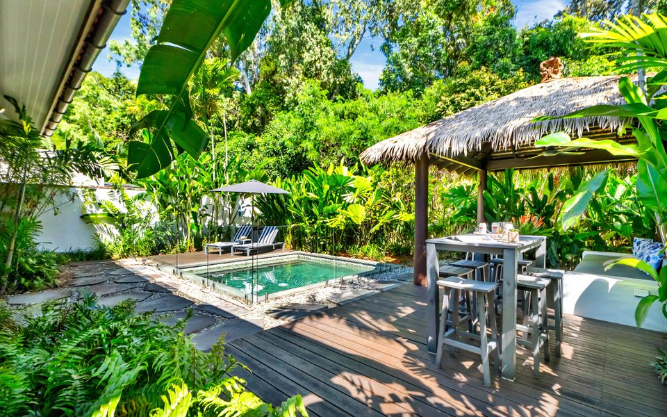 Pura Palm Cove – Two luxury Balinese villas