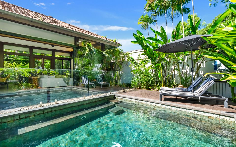 Pura Palm Cove – Two luxury Balinese villas