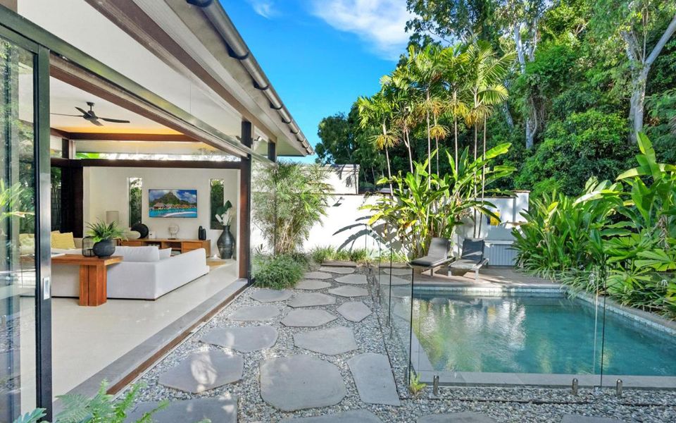 Pura Palm Cove – Two luxury Balinese villas