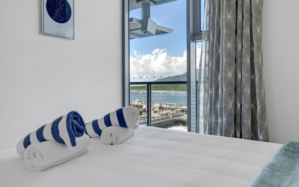 25 Harbour Lights with Magical Water Views