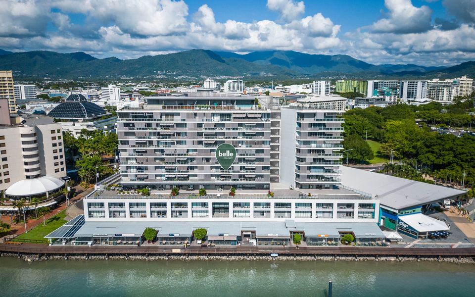 25 Harbour Lights with Magical Water Views