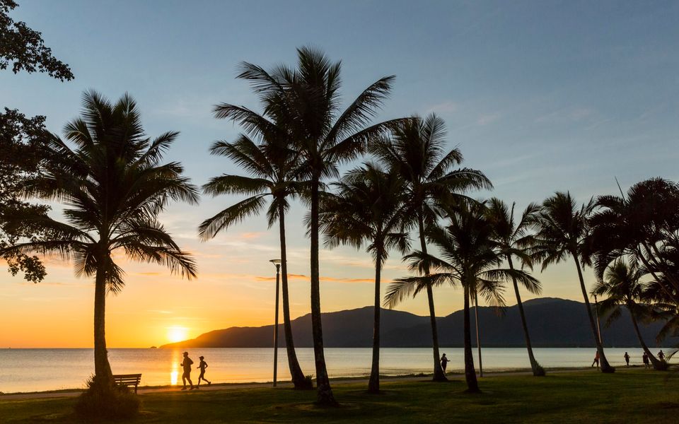 25 Harbour Lights with Magical Water Views