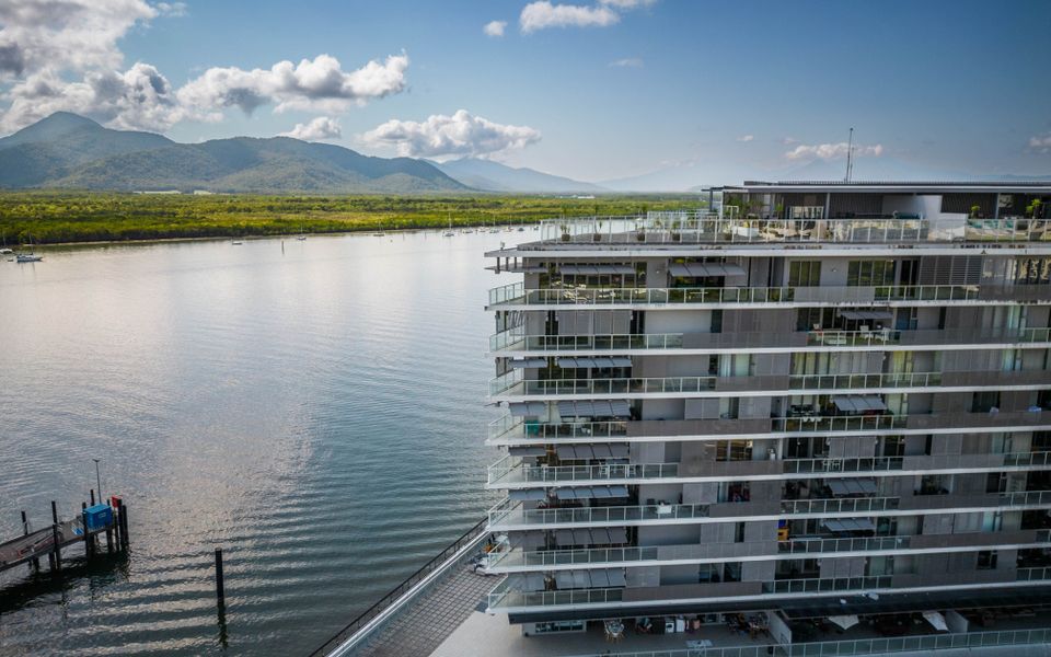 25 Harbour Lights with Magical Water Views