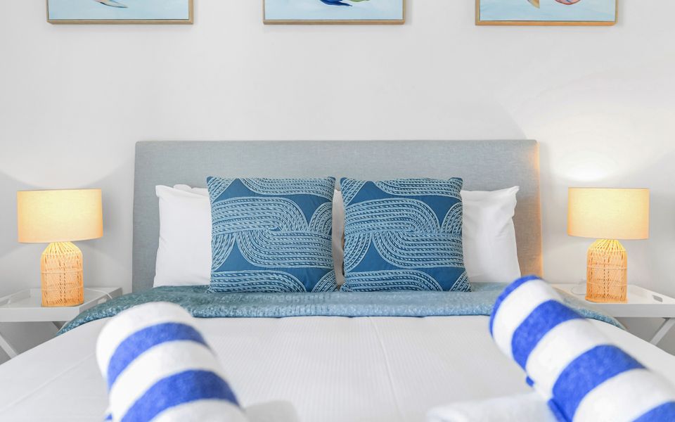 25 Harbour Lights with Magical Water Views