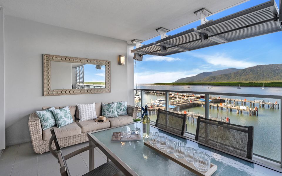 25 Harbour Lights with Magical Water Views