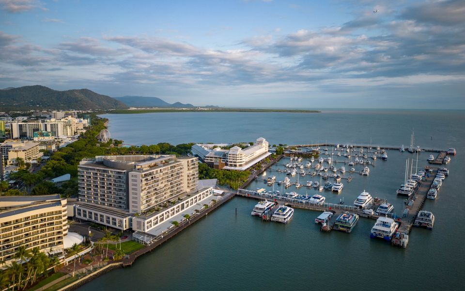 25 Harbour Lights with Magical Water Views