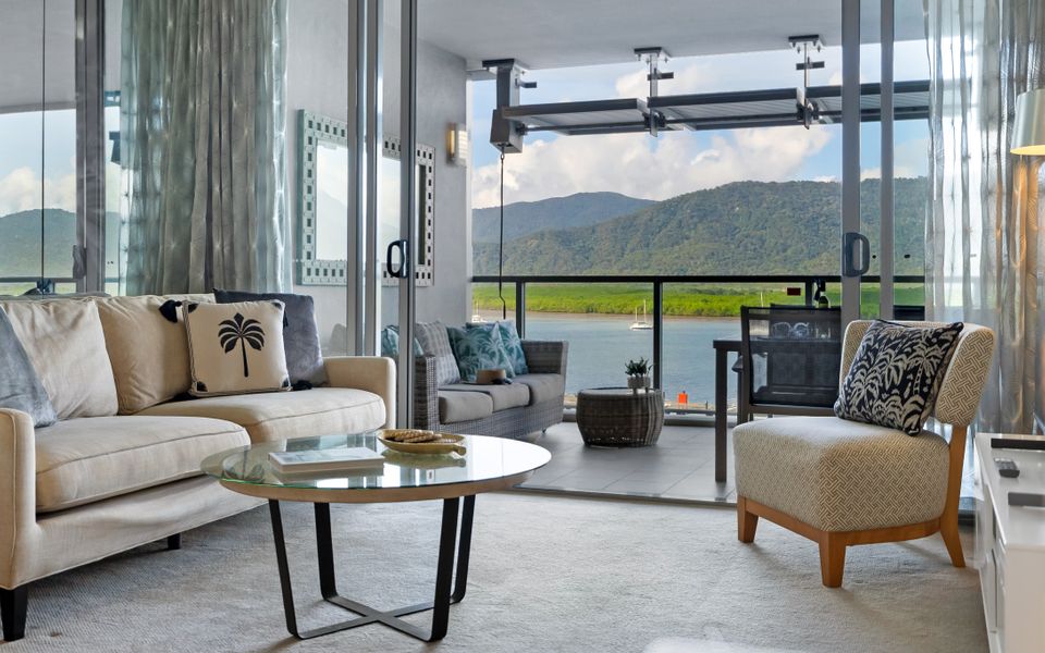 25 Harbour Lights with Magical Water Views