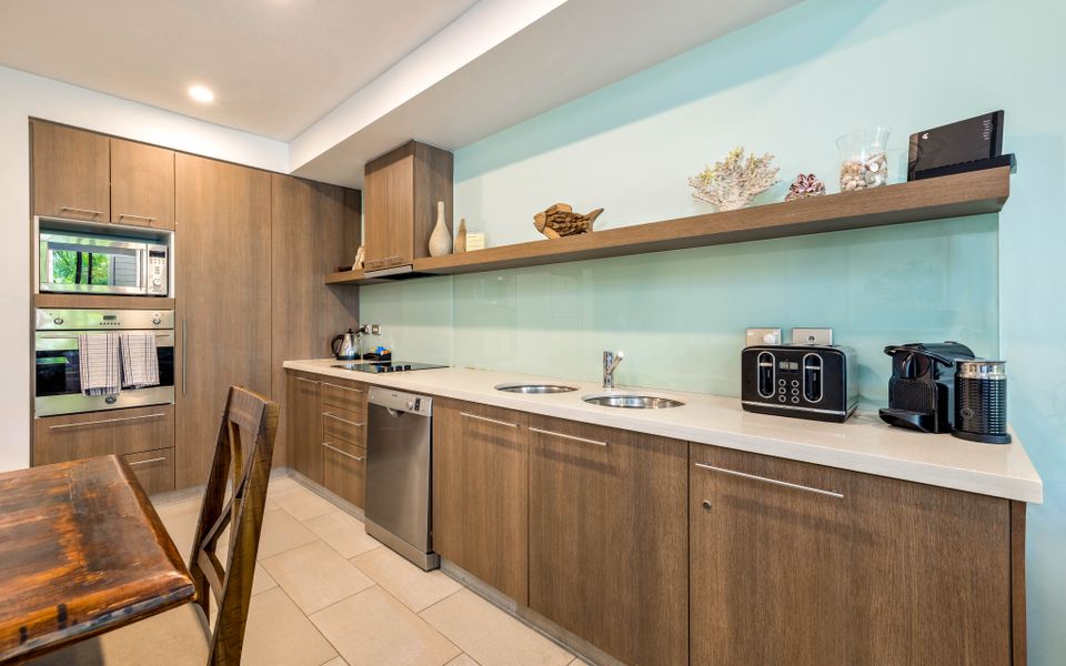 228-229 Luxury Beachfront Resort Pam Cove
