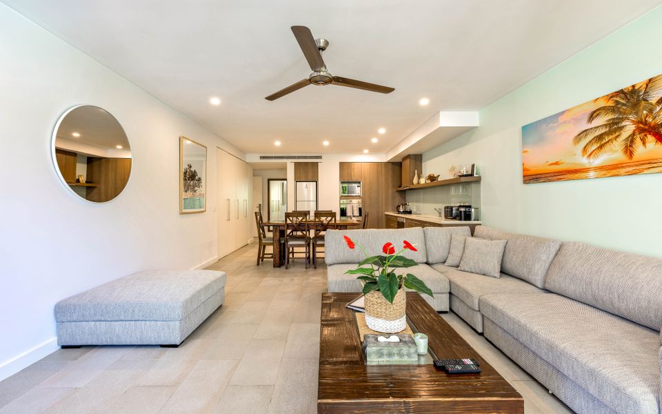 228-229 Luxury Beachfront Resort Pam Cove