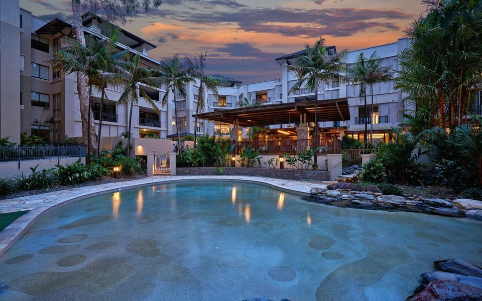 228-229 Luxury Beachfront Resort Pam Cove