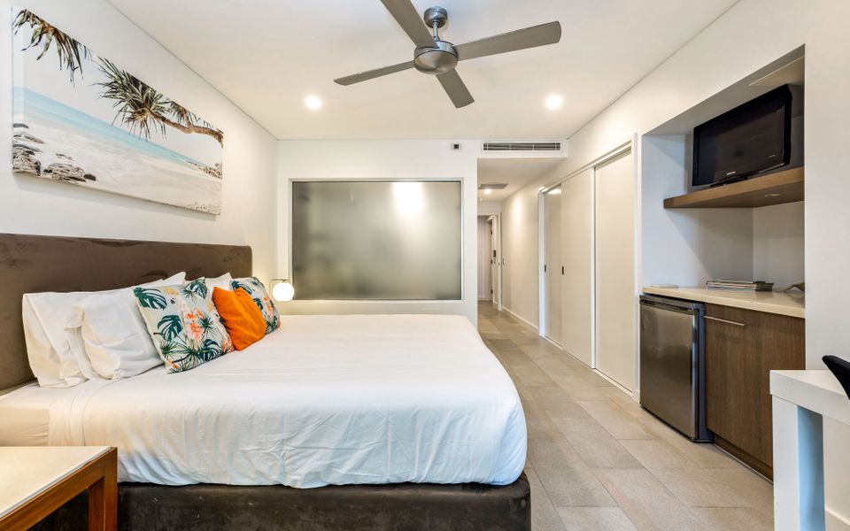 228-229 Luxury Beachfront Resort Pam Cove