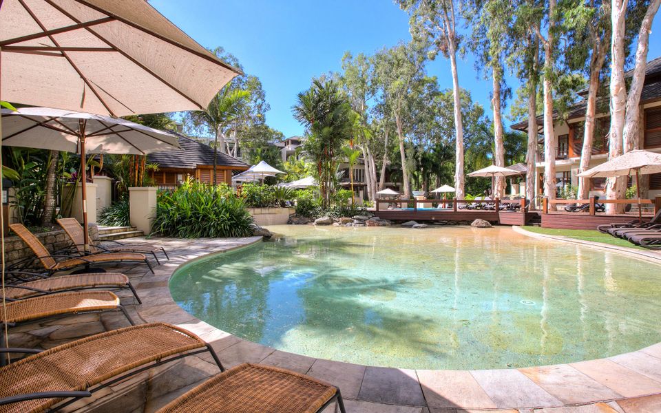 228-229 Luxury Beachfront Resort Pam Cove