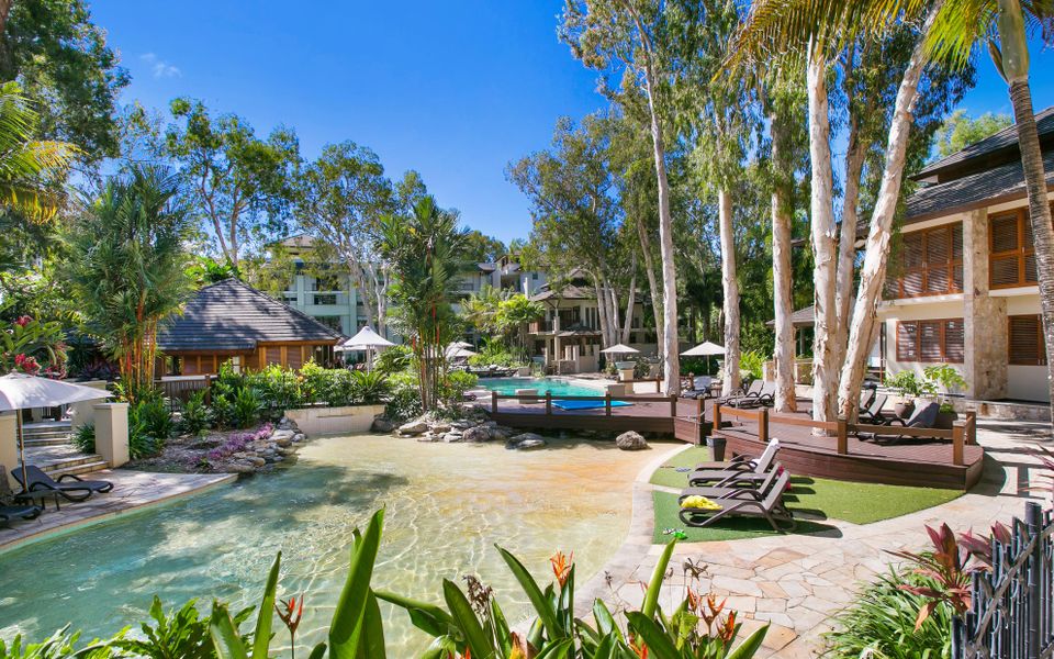 228-229 Luxury Beachfront Resort Pam Cove
