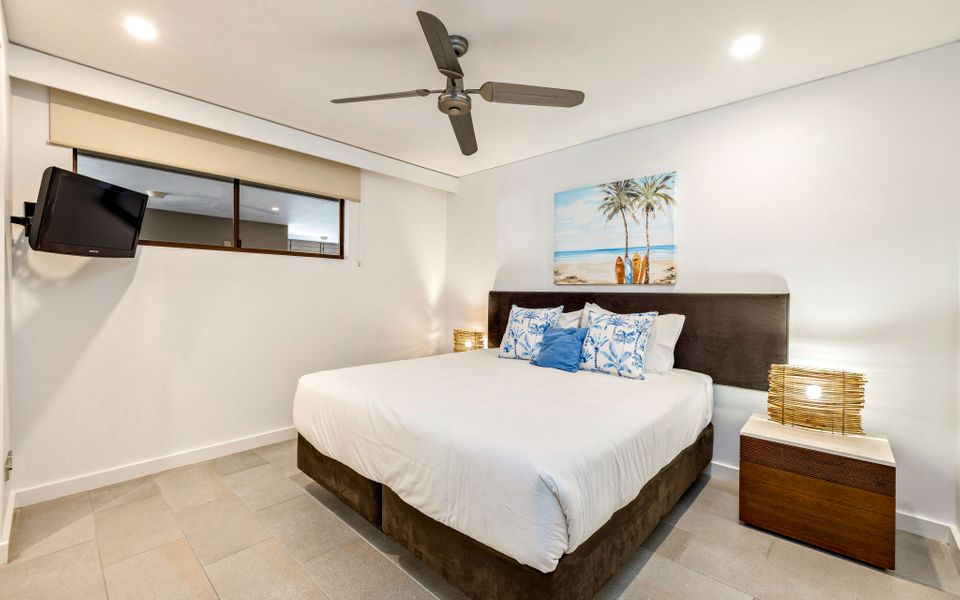 228-229 Luxury Beachfront Resort Pam Cove
