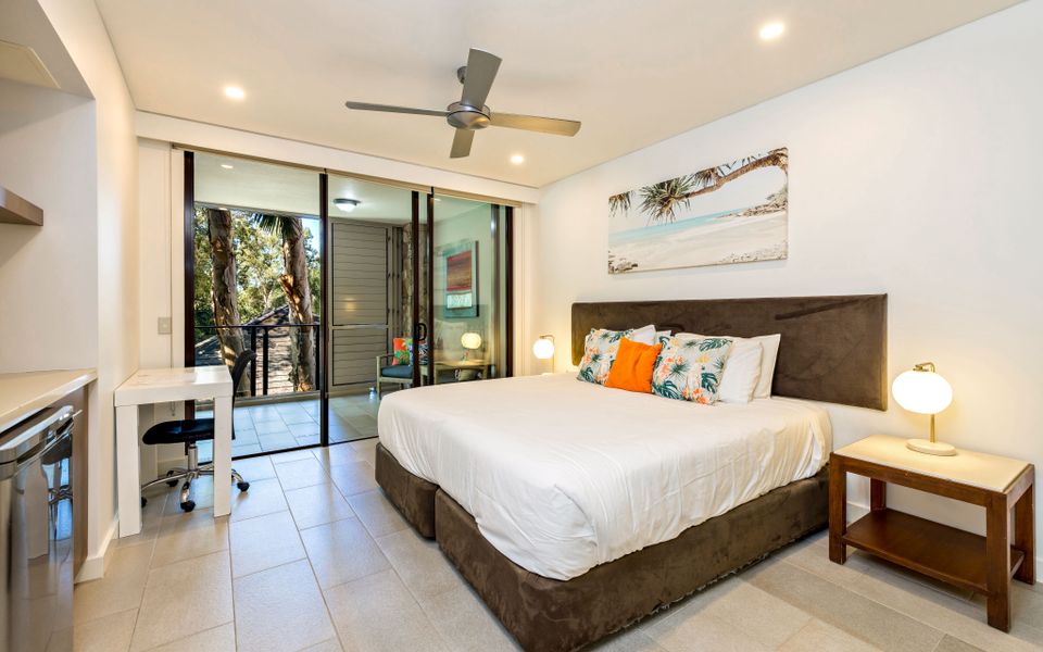 228-229 Luxury Beachfront Resort Pam Cove