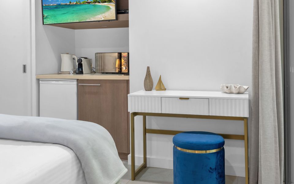 328 Stylish Studio in Beachfront Resort Palm Cove
