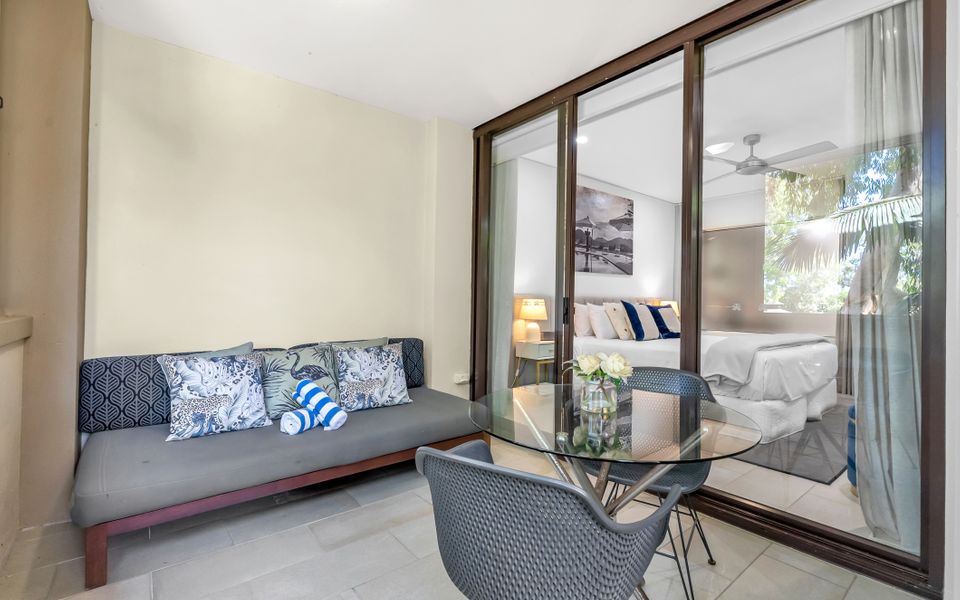328 Stylish Studio in Beachfront Resort Palm Cove