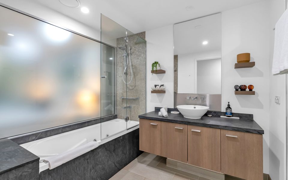 328 Stylish Studio in Beachfront Resort Palm Cove