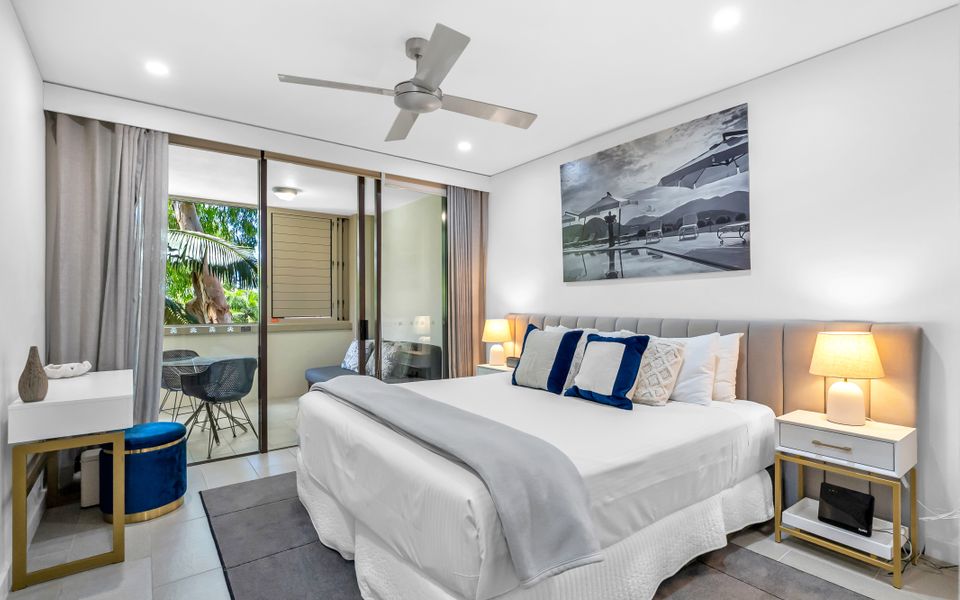 328 Stylish Studio in Beachfront Resort Palm Cove