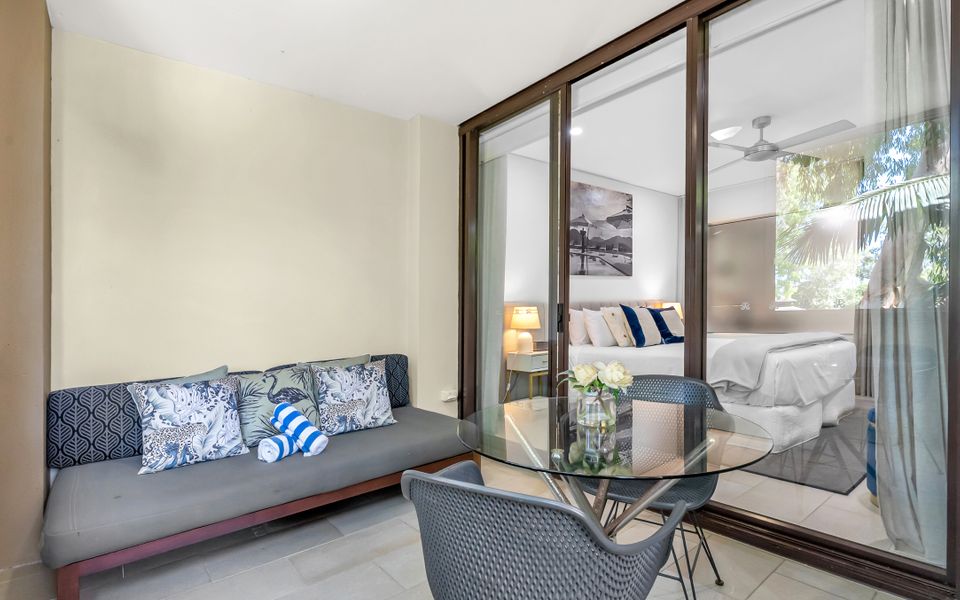 328 Stylish Studio in Beachfront Resort Palm Cove