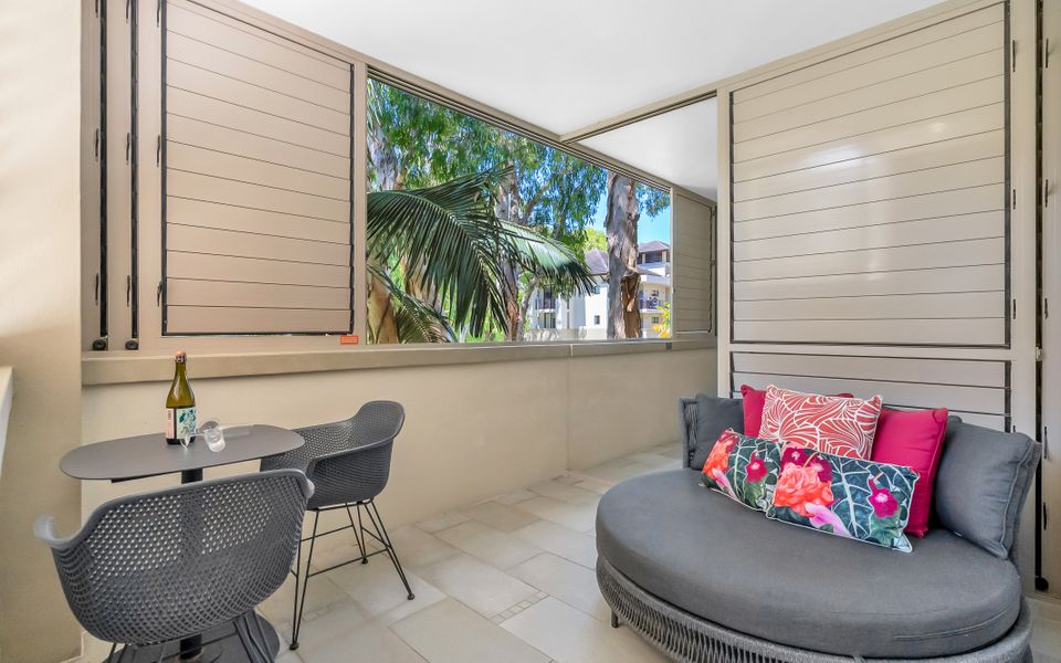 328-329 Luxury Beachfront Resort Palm Cove