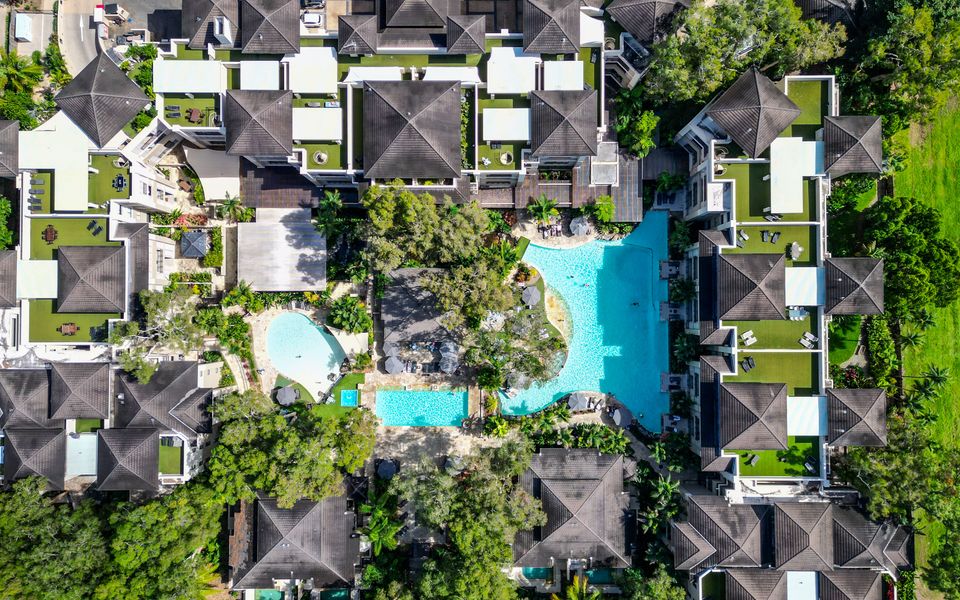 328-329 Luxury Beachfront Resort Palm Cove