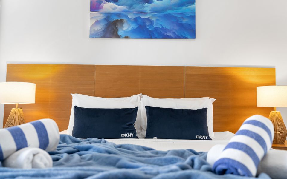 703 Harbour Lights Cairns Apartment with water views