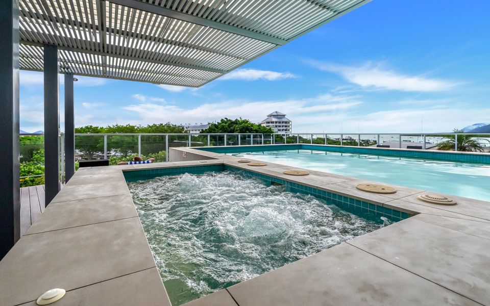 703 Harbour Lights Cairns Apartment with water views