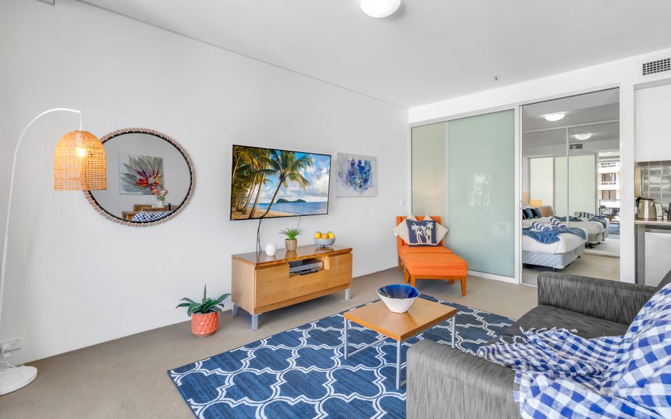 703 Harbour Lights Cairns Apartment with water views