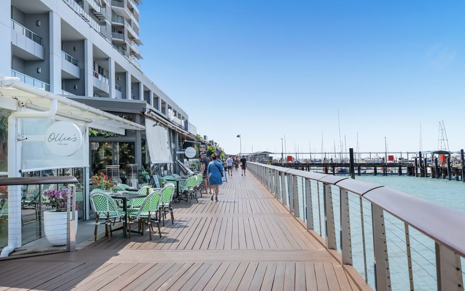 703 Harbour Lights Cairns Apartment with water views